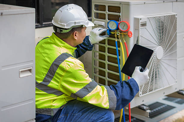 Professional Hvac technician working in Center Point, TX